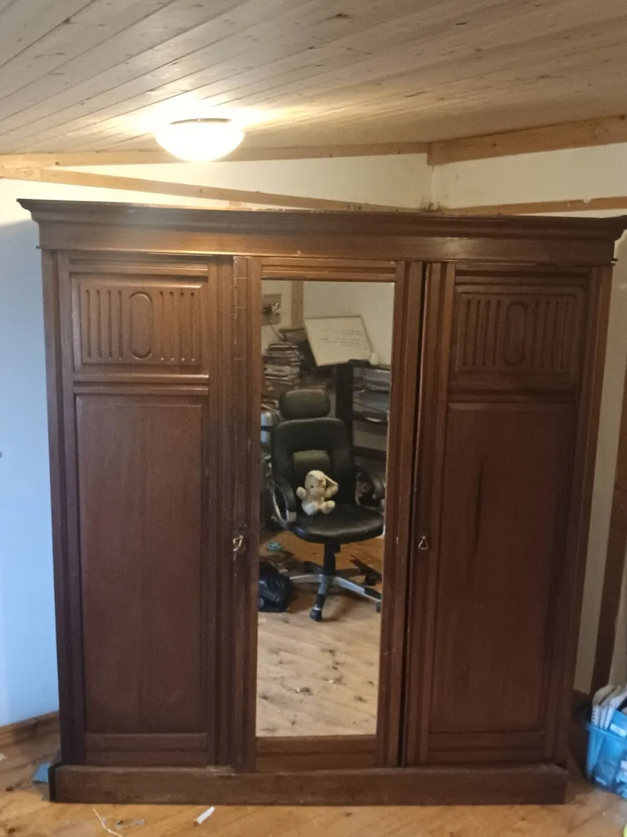 Antique wardrobe - Image 1
