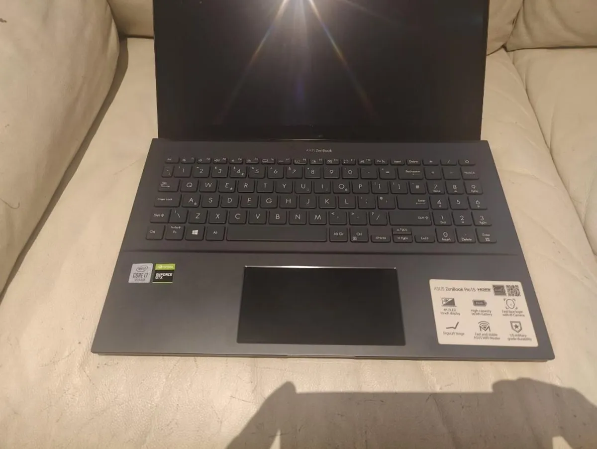 ASUS Zenbook Pro 15 GAMING 4K OLED Touch i7 16GB - Image 4