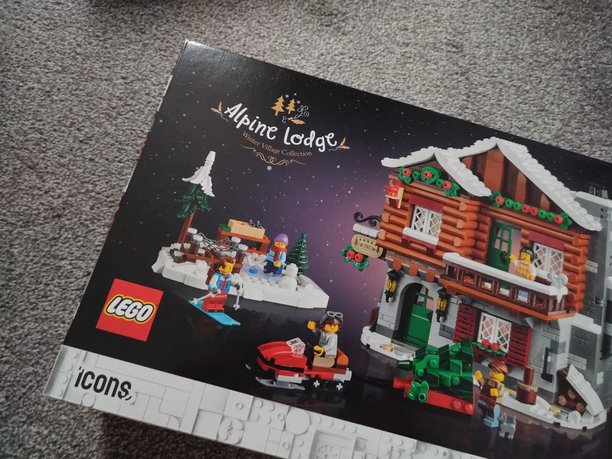 Lego Alpine Christmas Lodge €180 - Image 4