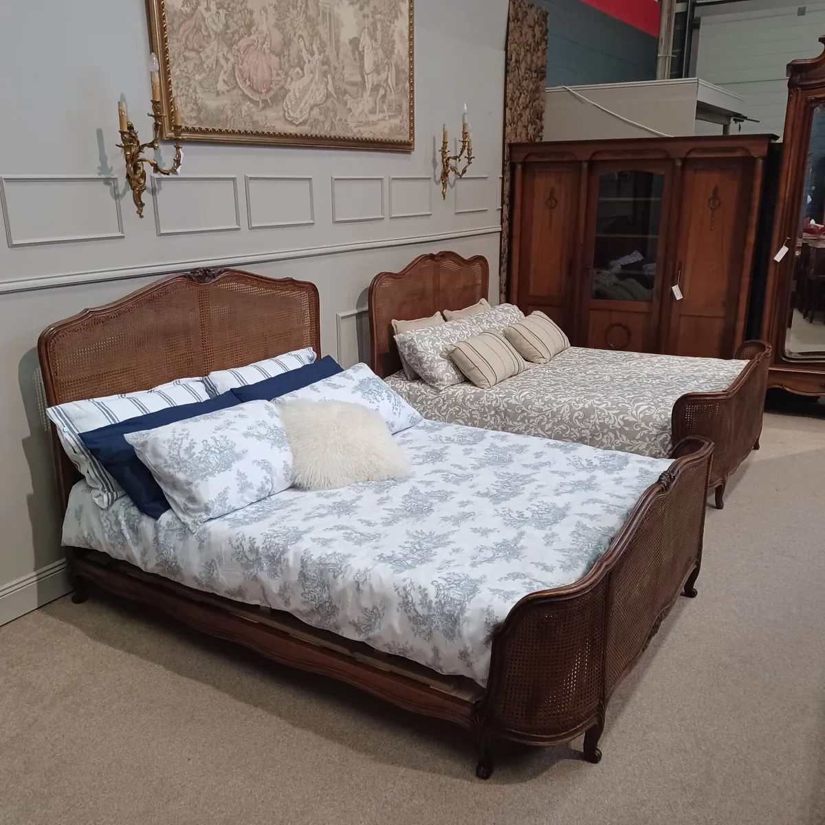 King size and double rattan bed - Image 3