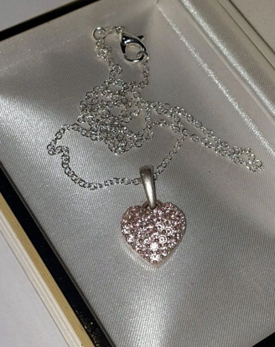 Vintage Irish Hallmarked Silver Pendant/Chain - Image 1