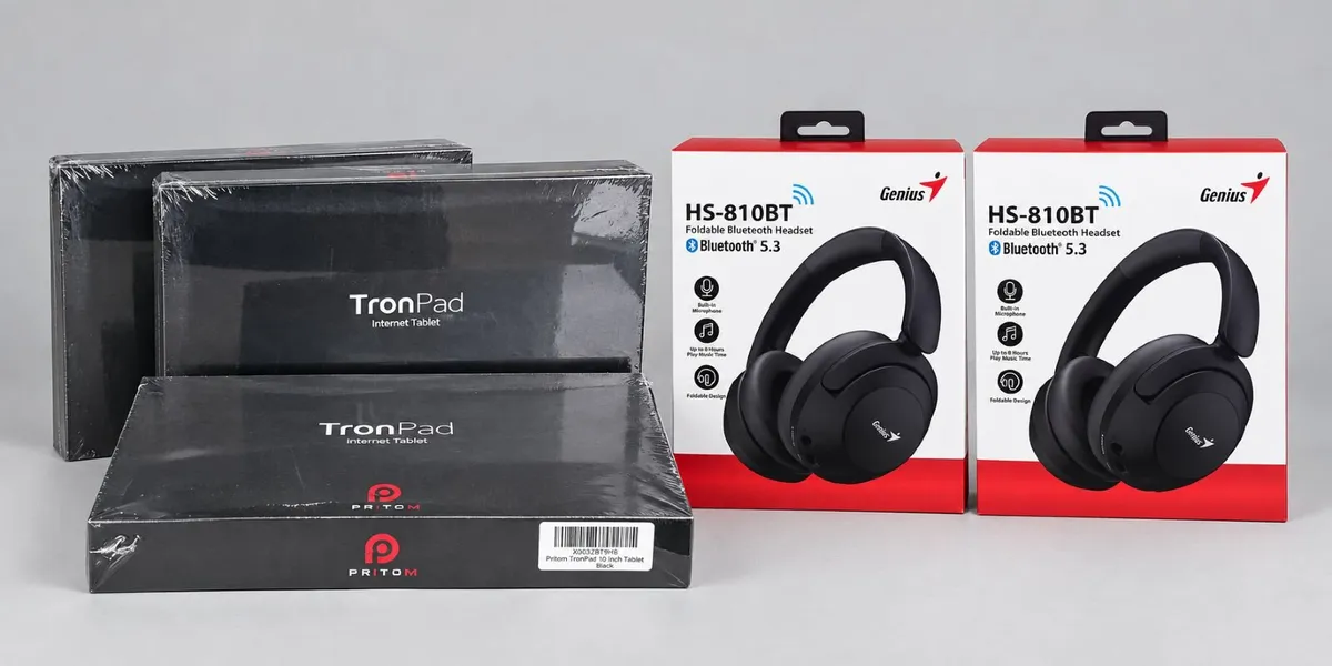 7 inch tablet & headphones - Image 1