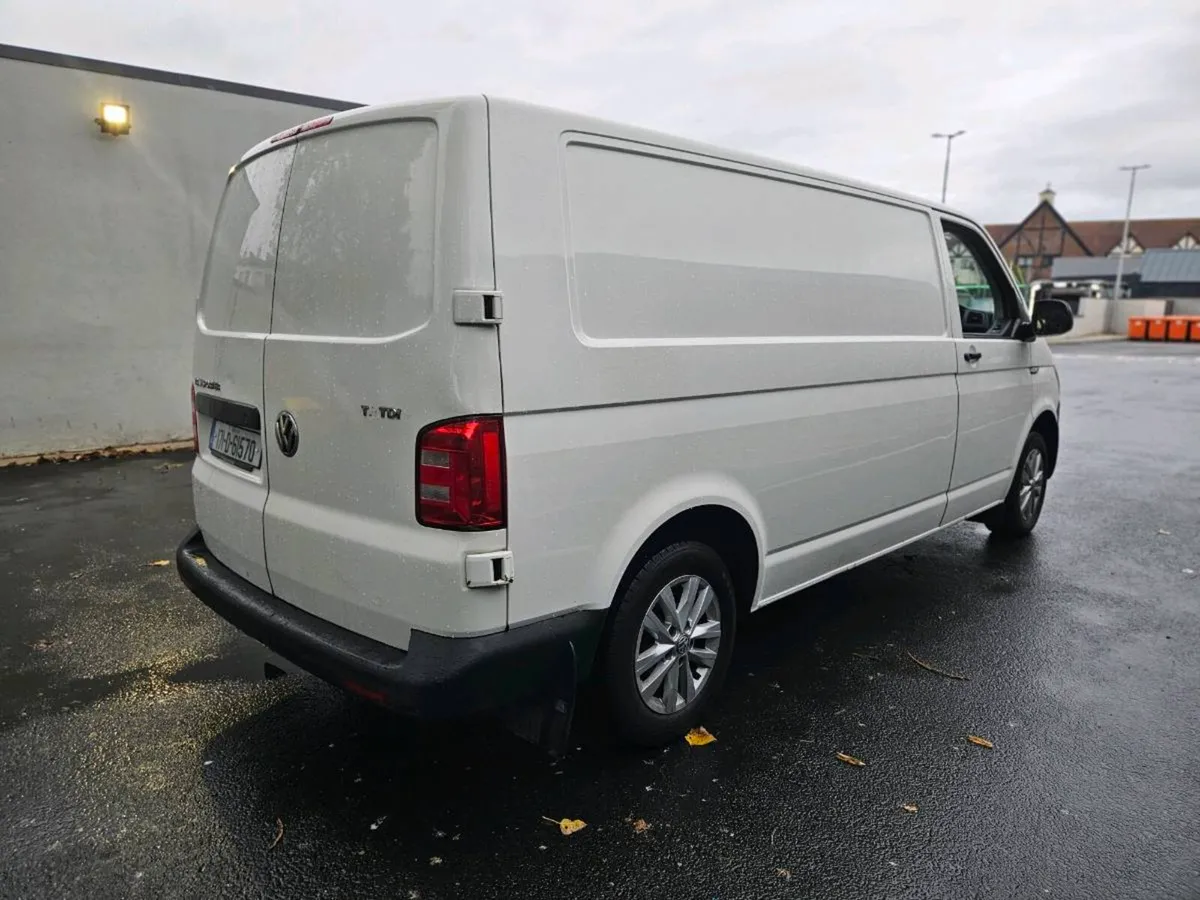 Volkswagen Transporter 2017 - Image 3