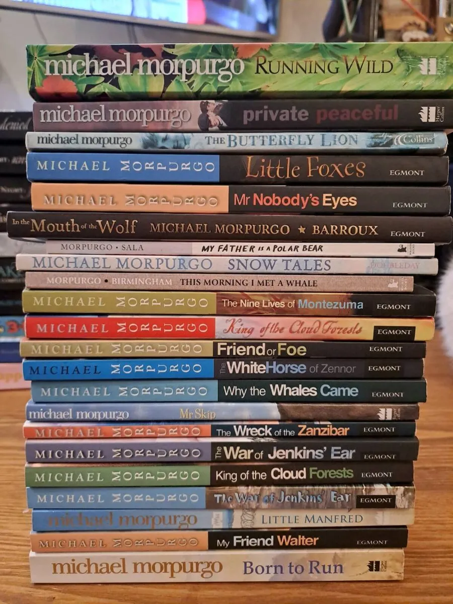 22 Michael Morpurgo Children’s Books - Image 1