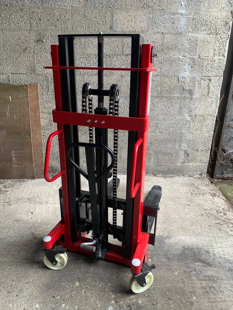 Pallet stacker - Image 3