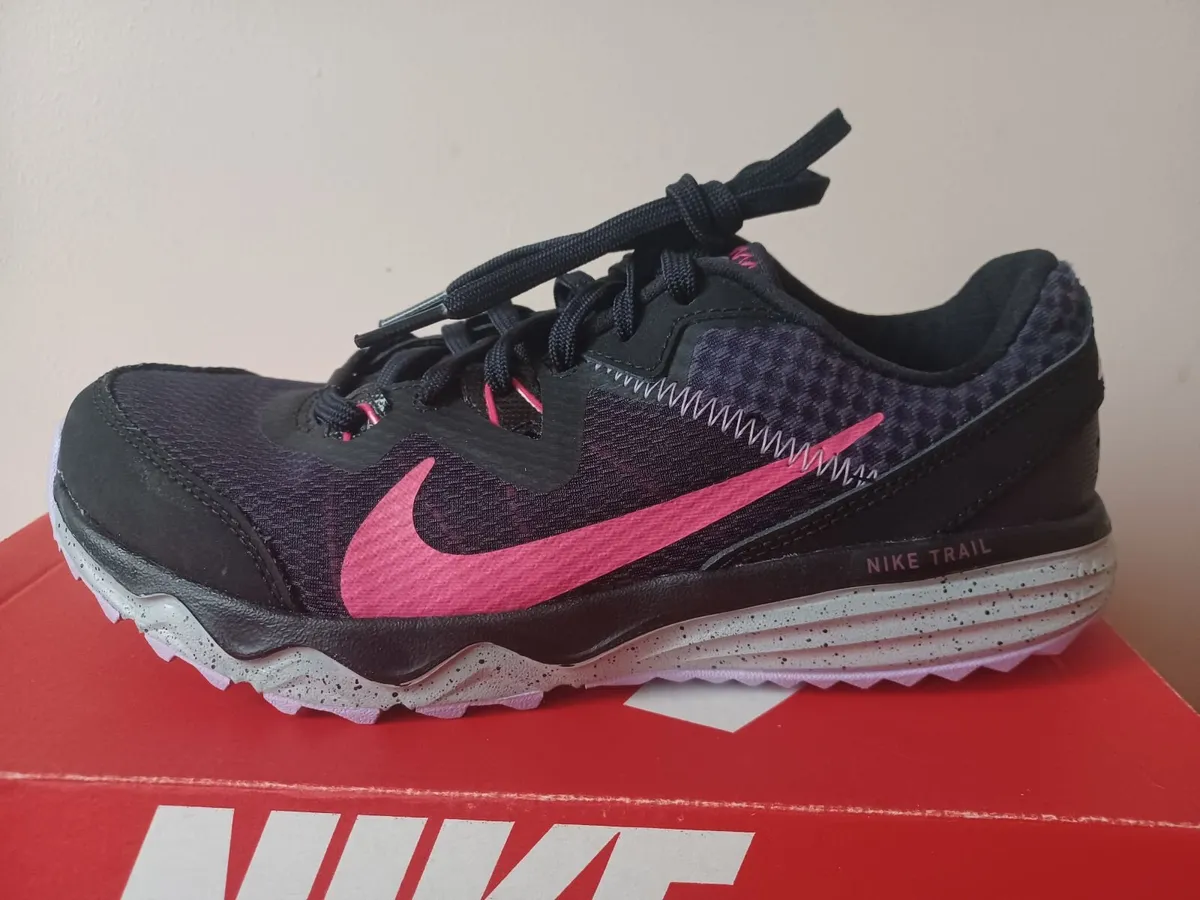 Nike trainers for girls - Image 3