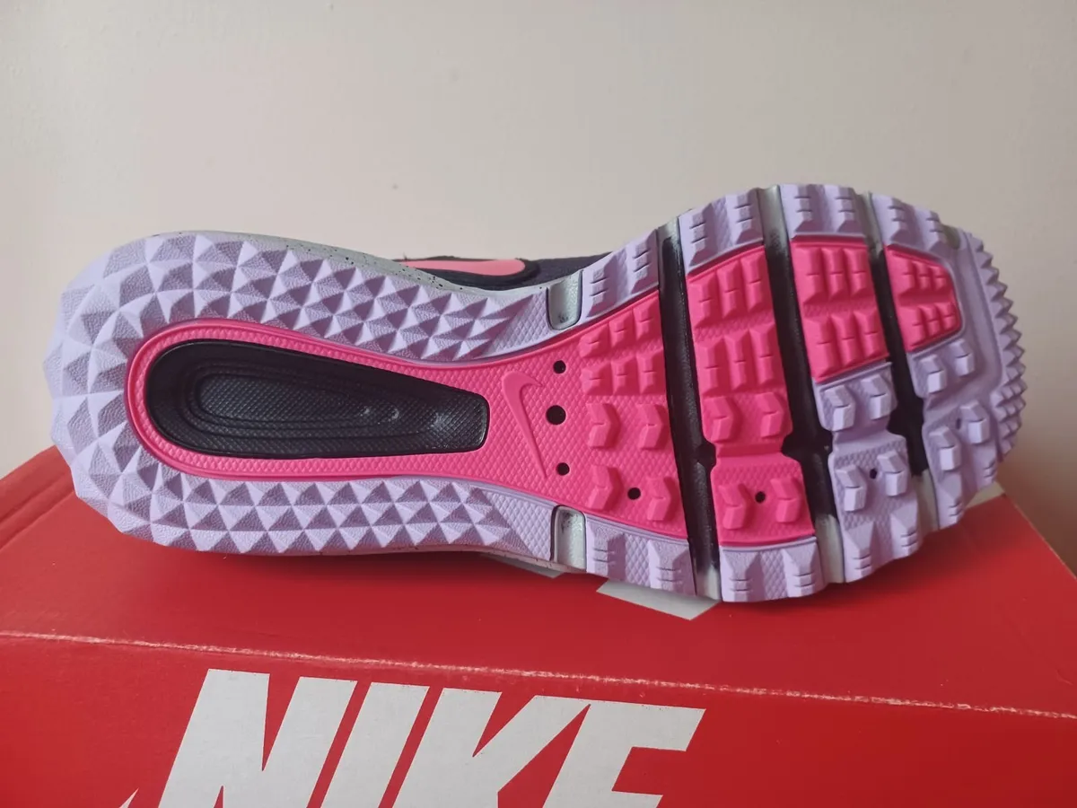 Nike trainers for girls - Image 4