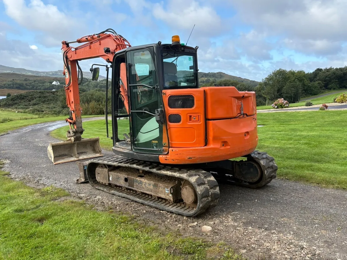 2016 Hitachi 85USB-5 - Image 4