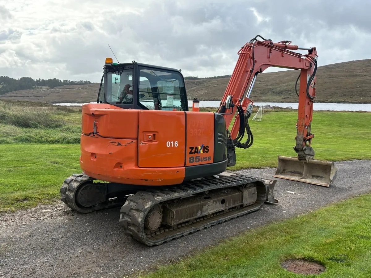 2016 Hitachi 85USB-5 - Image 2