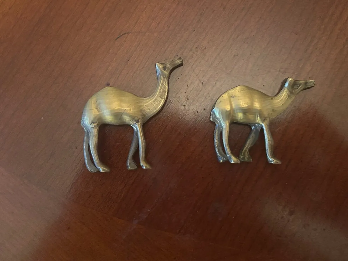 Vintage Pair of Brass Camel Figurines - Image 1