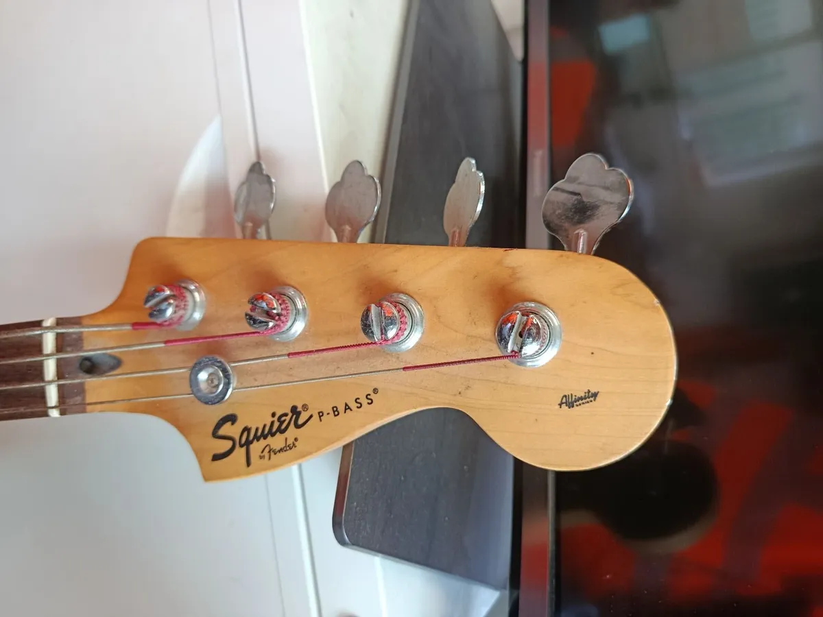 Guitar Bass - Image 2