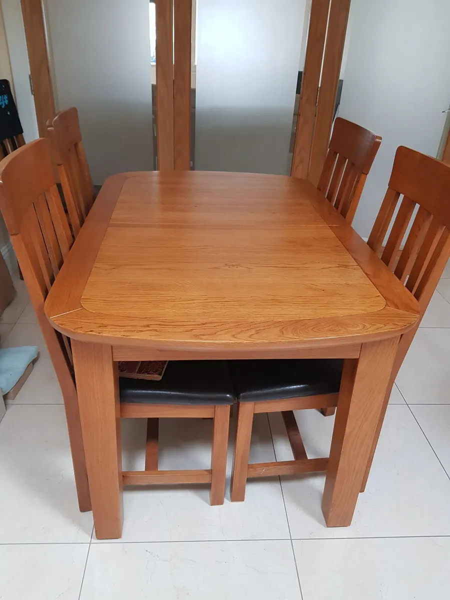 Dining Table (Oak) Plus chairs - Image 1