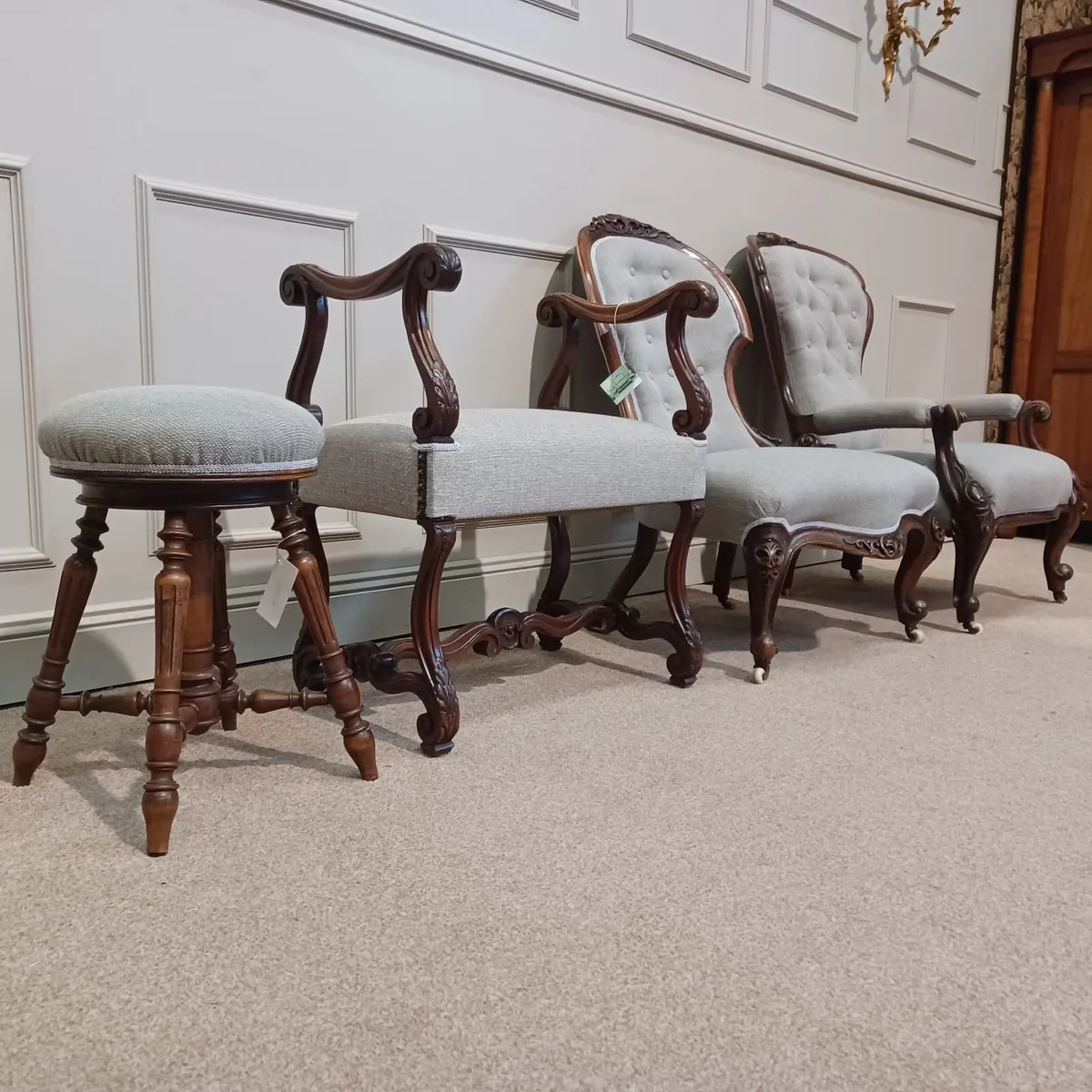 Furniture newly upholstered in light gray fabric - Image 3