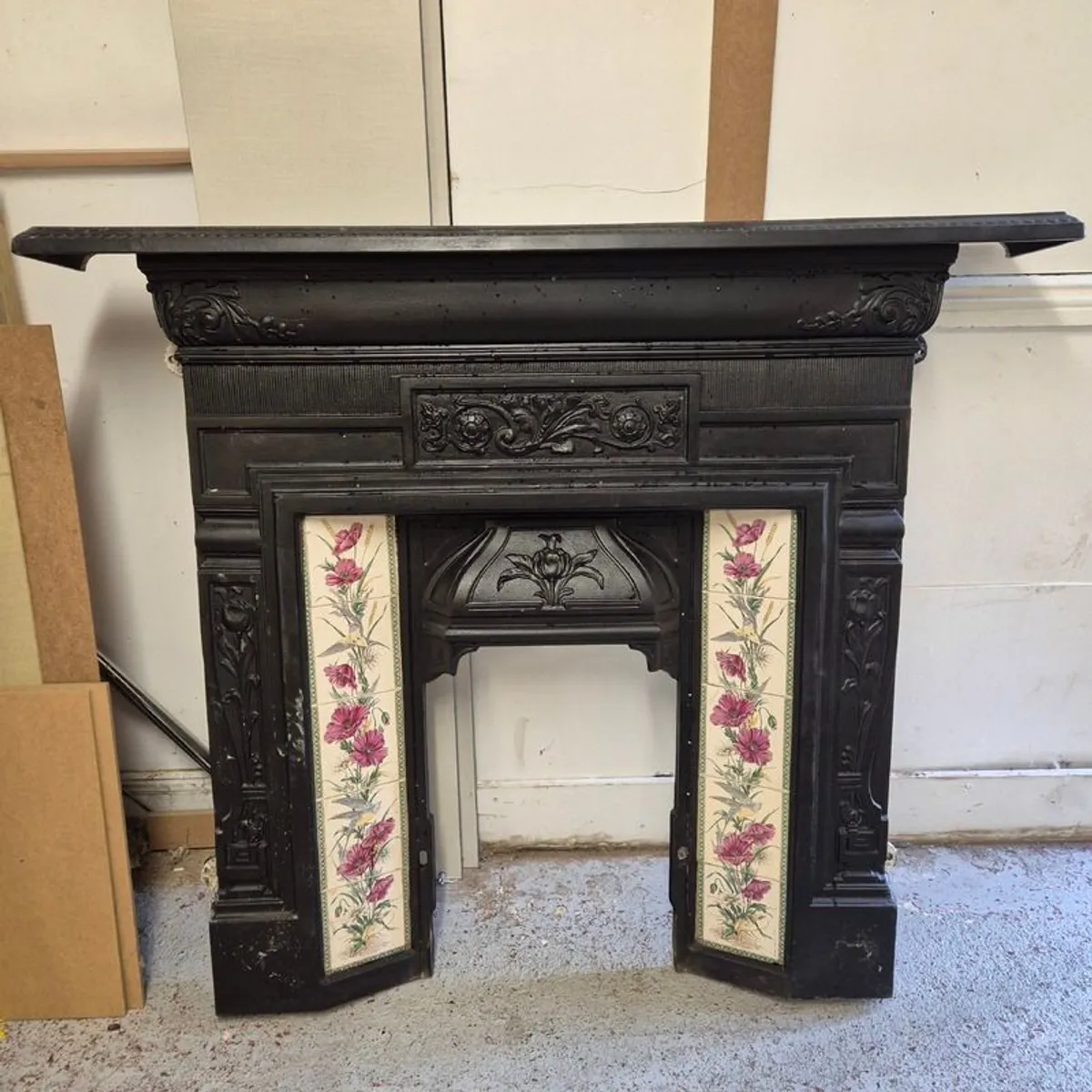 Cast iron fireplace - Image 1