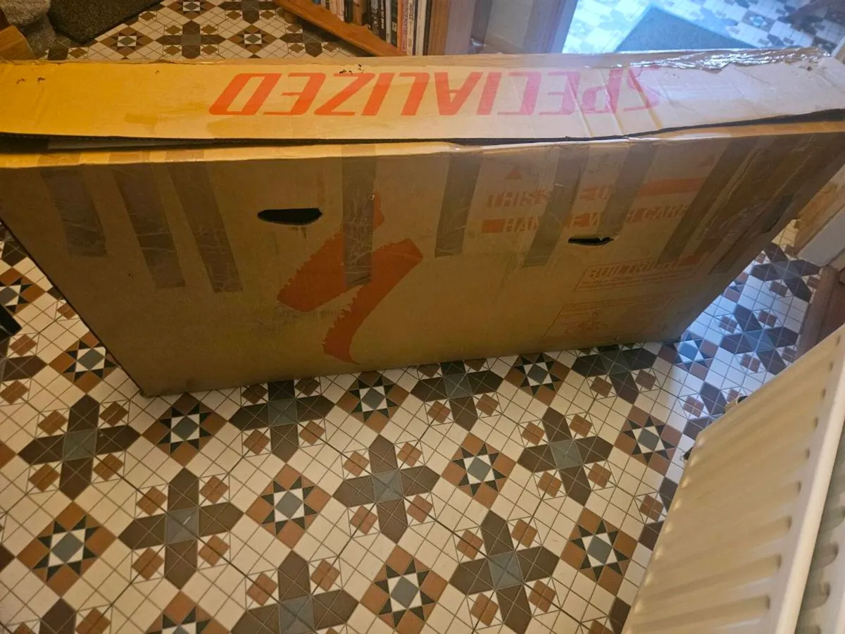 A bike box - Image 1