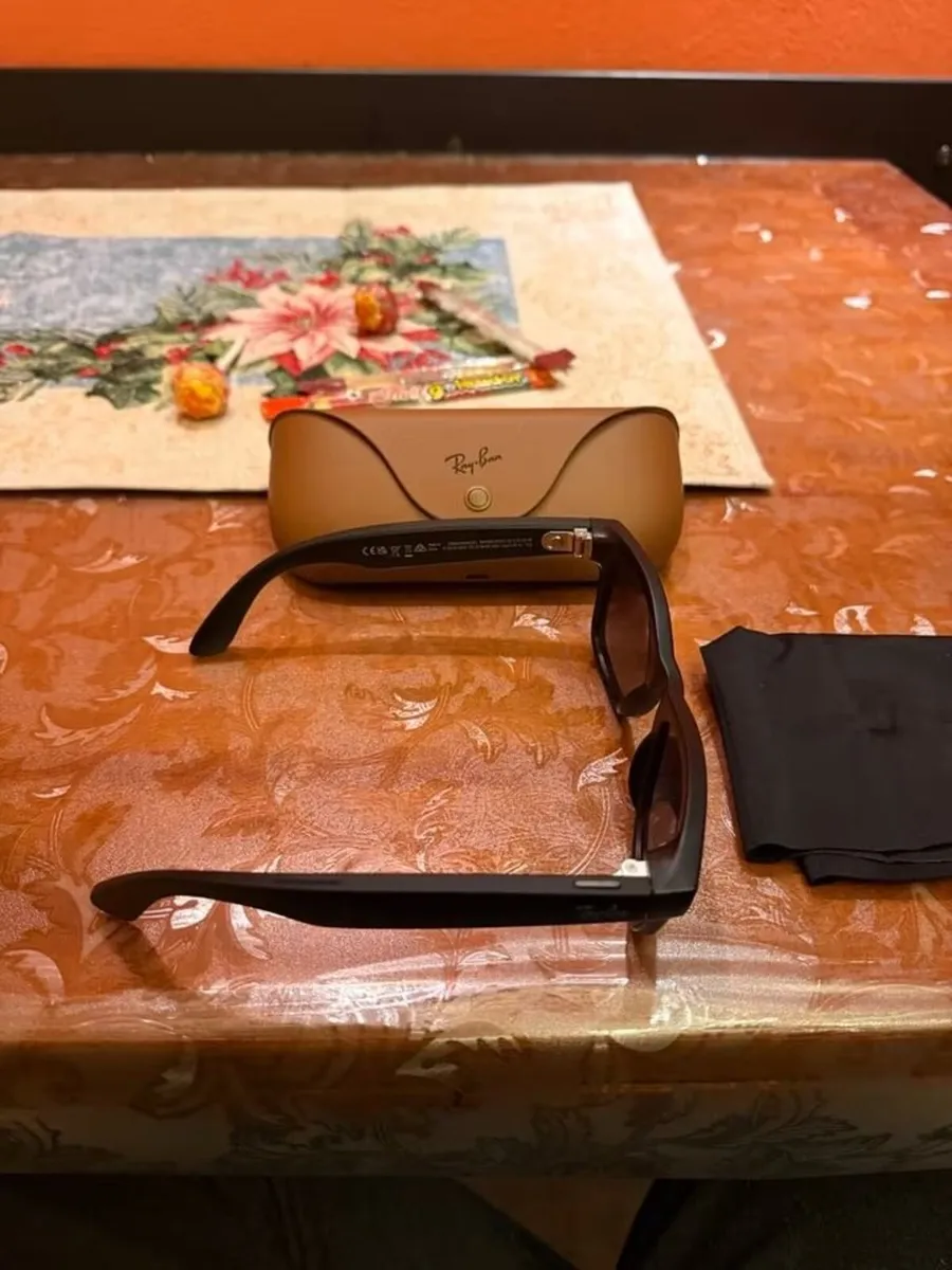 Meta Glases - Image 1