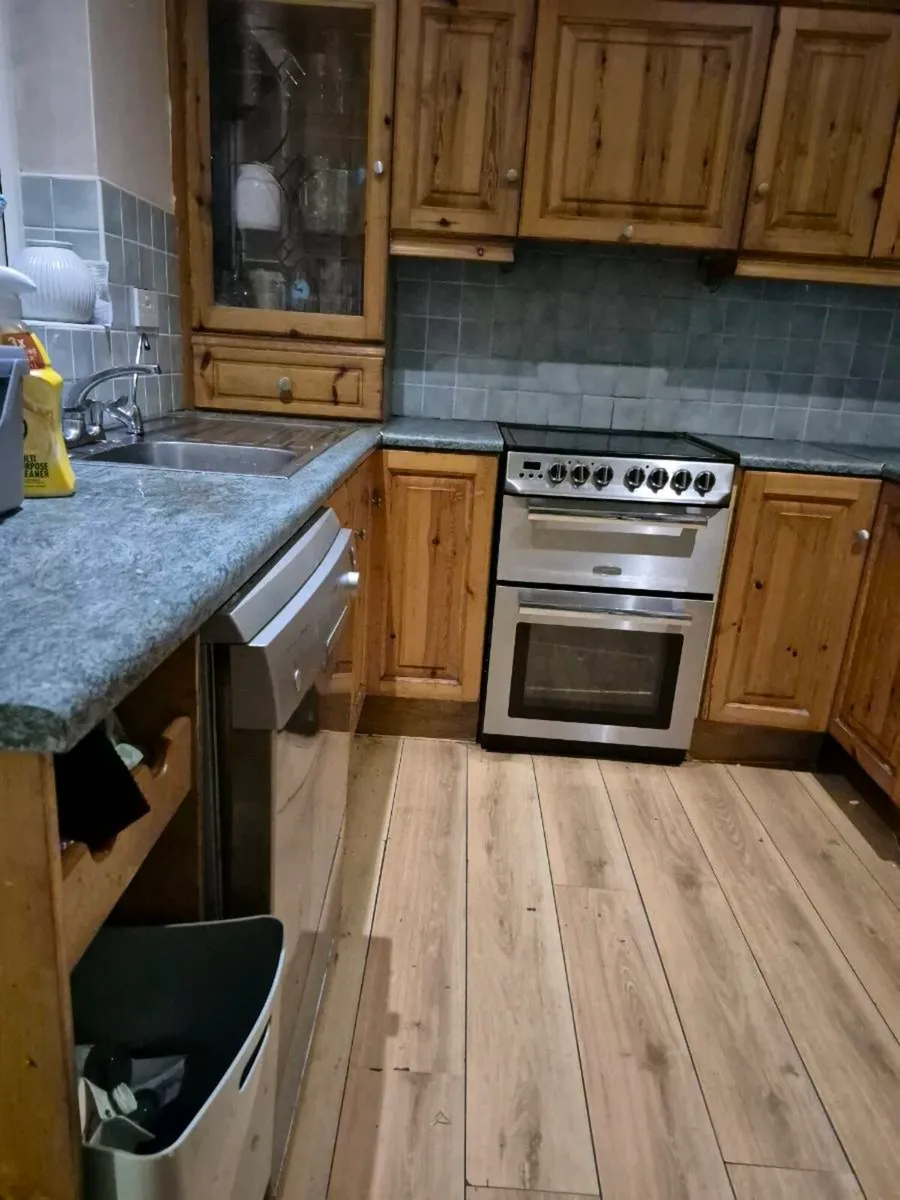 Solid timber Kitchen - Image 1