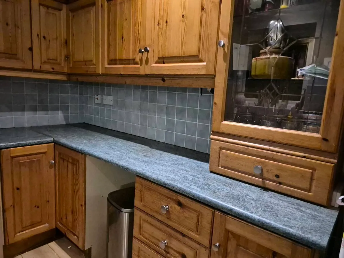 Solid timber Kitchen - Image 2