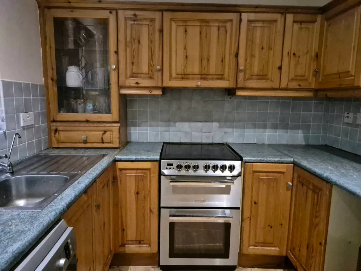 Solid timber Kitchen - Image 4