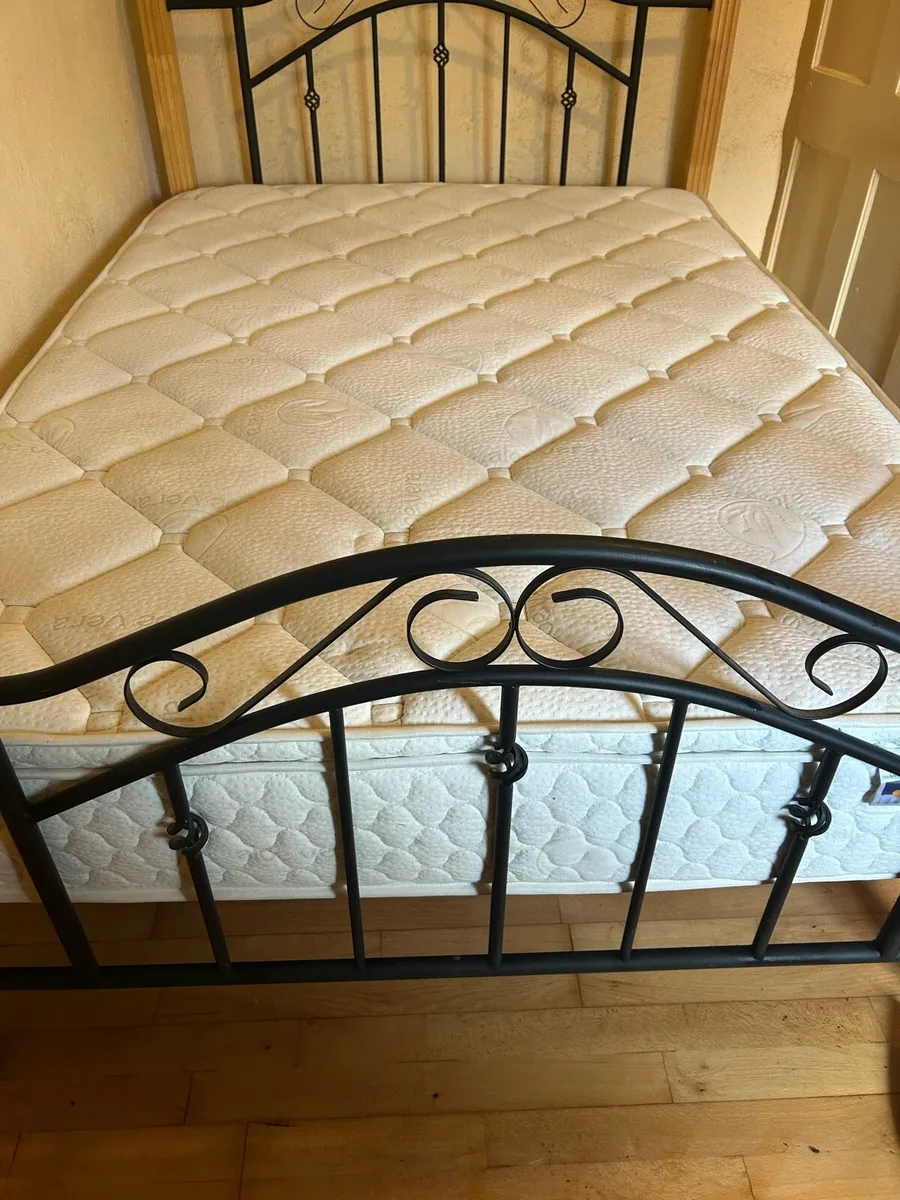 Queen size bed - Image 4