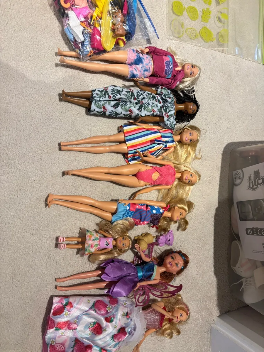 Barbie dolls - Image 1
