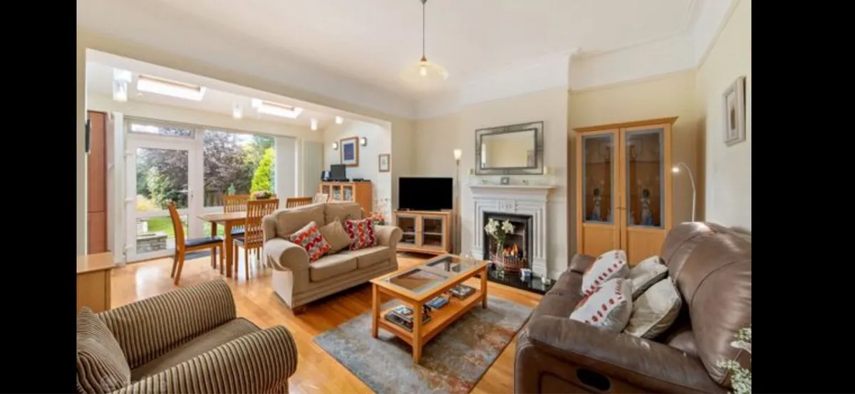 Two fireplaces (iron and wood) - Image 3