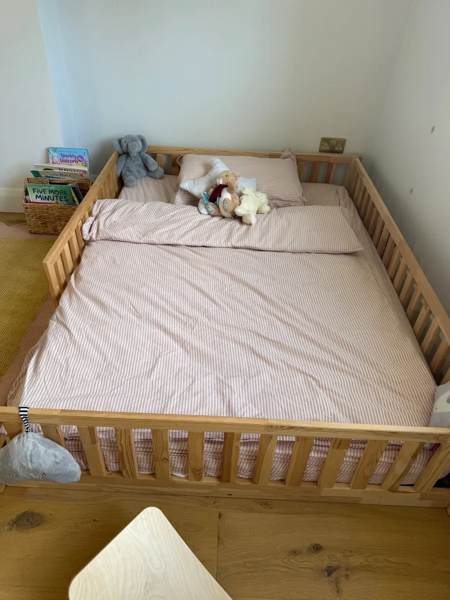 Double wooden floorbed