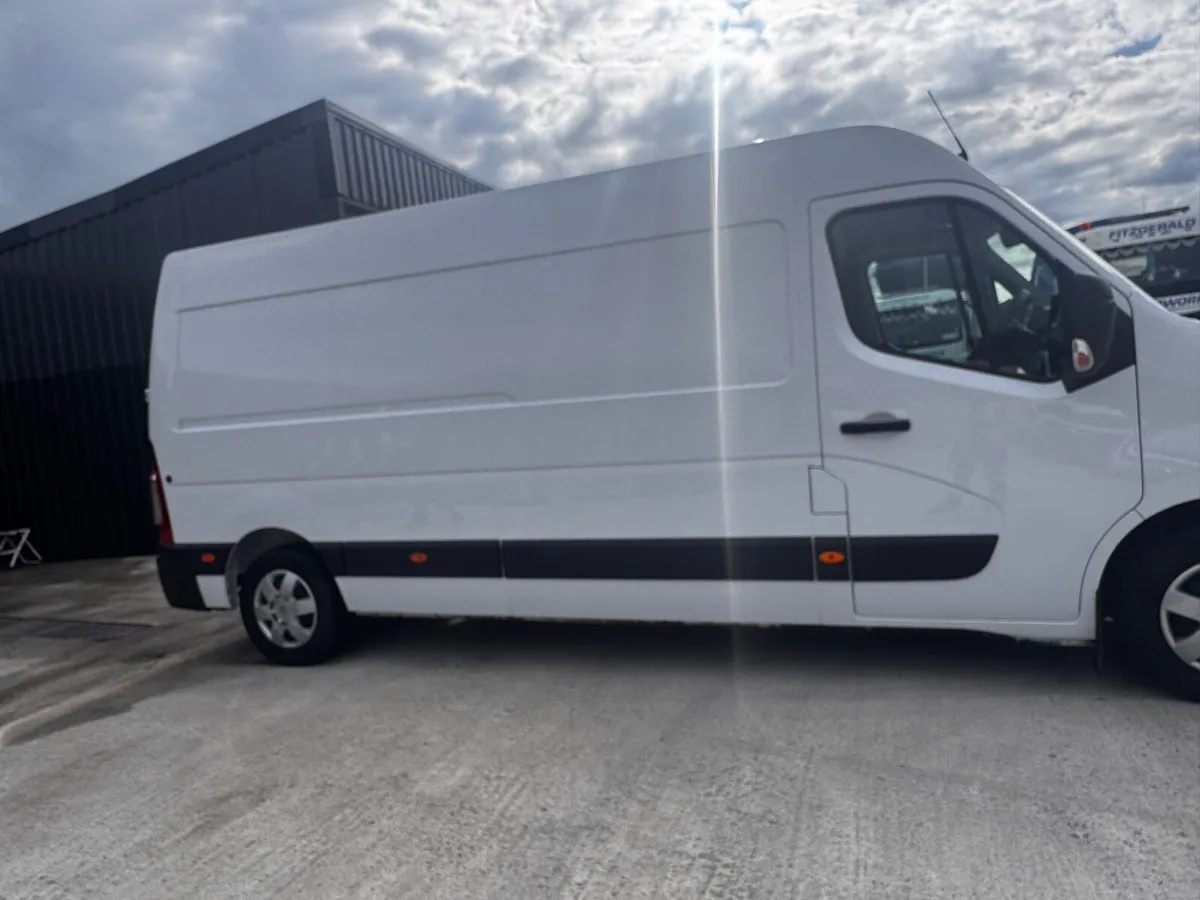 2023 Renault Master LM35 Business+ - Image 3