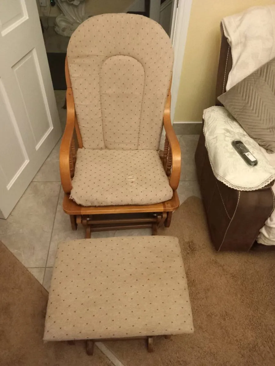 Nursing chair/rocking chair - Image 1