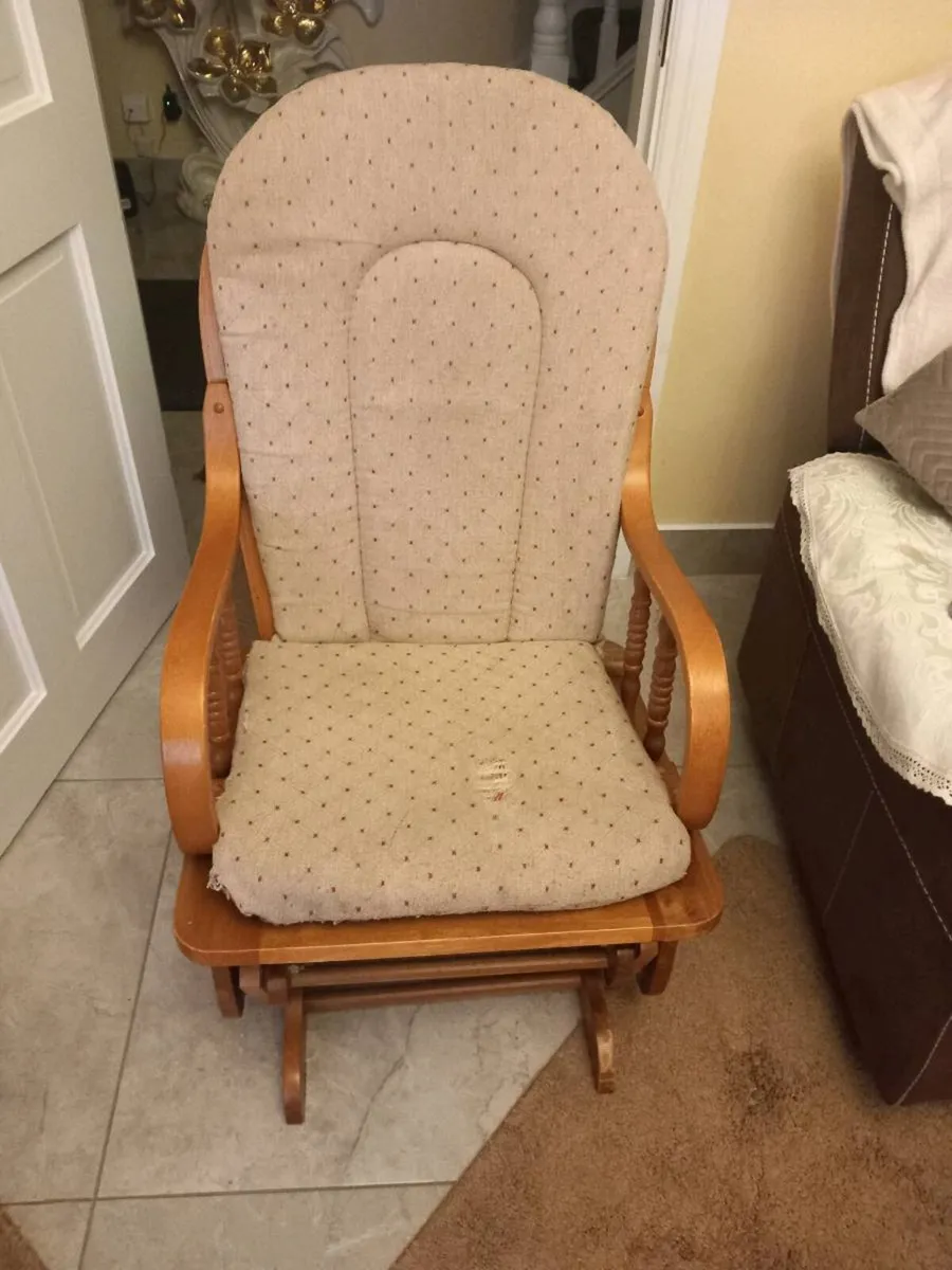 Nursing chair/rocking chair - Image 4