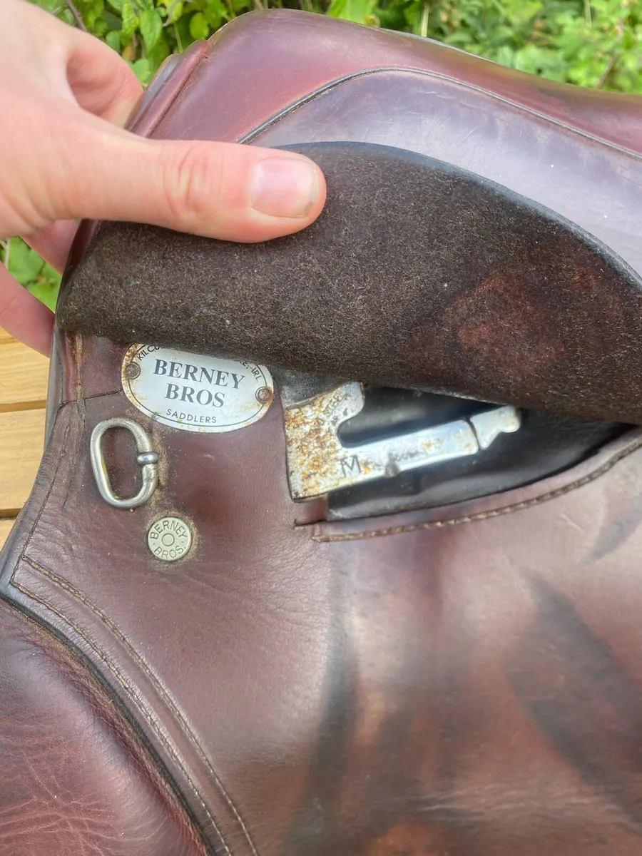 Reduced to clear Berney brothers Leather saddle - Image 3