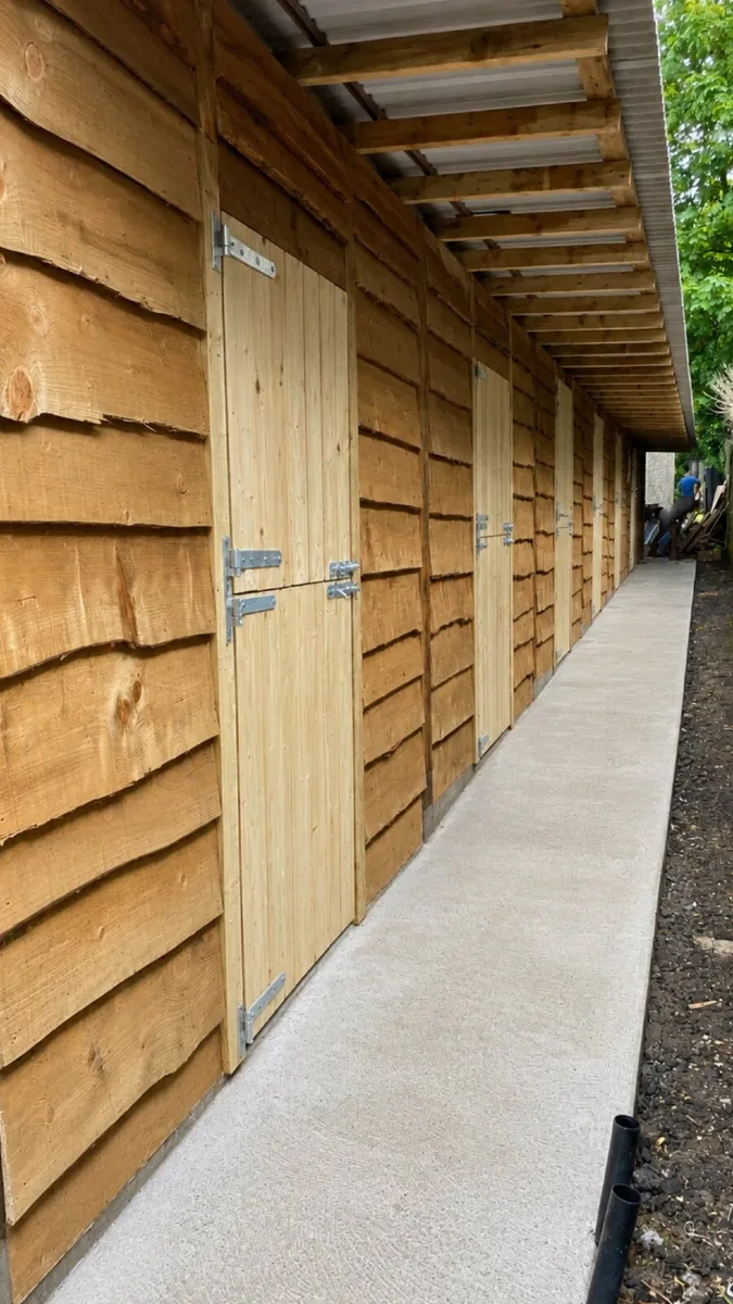 Bespoke stables and cabins - Image 3