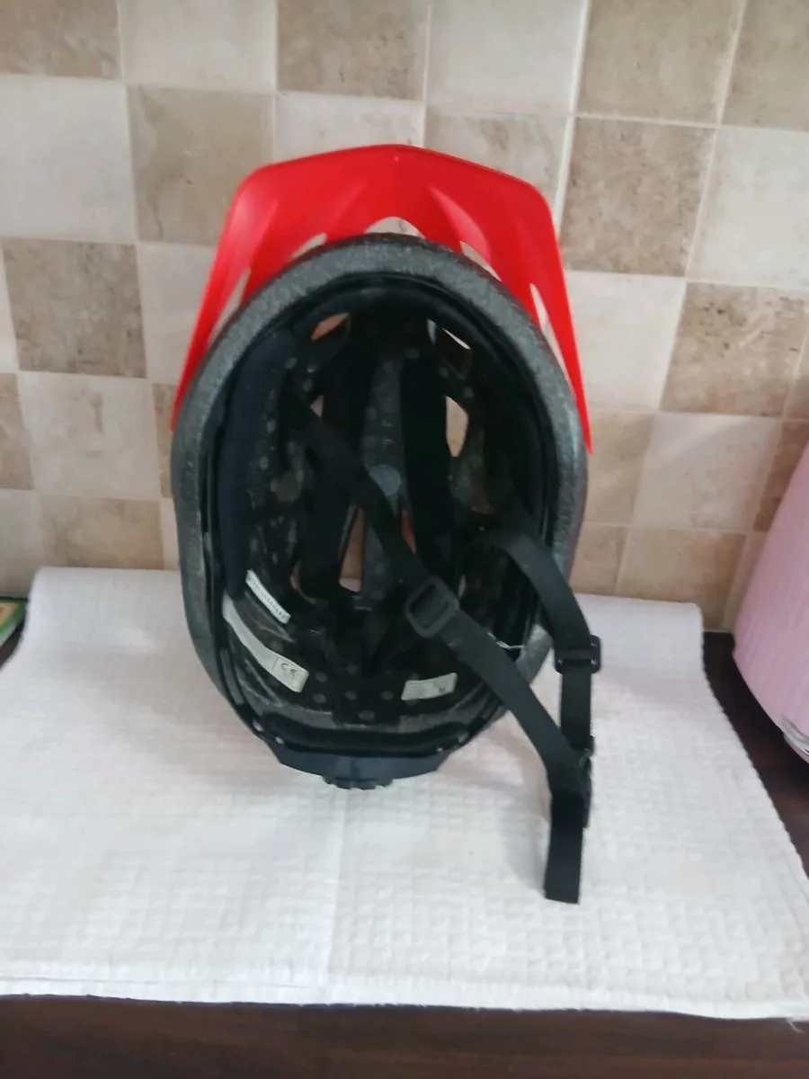 BICYCLE HELMET NEW RED COLOUR - Image 4