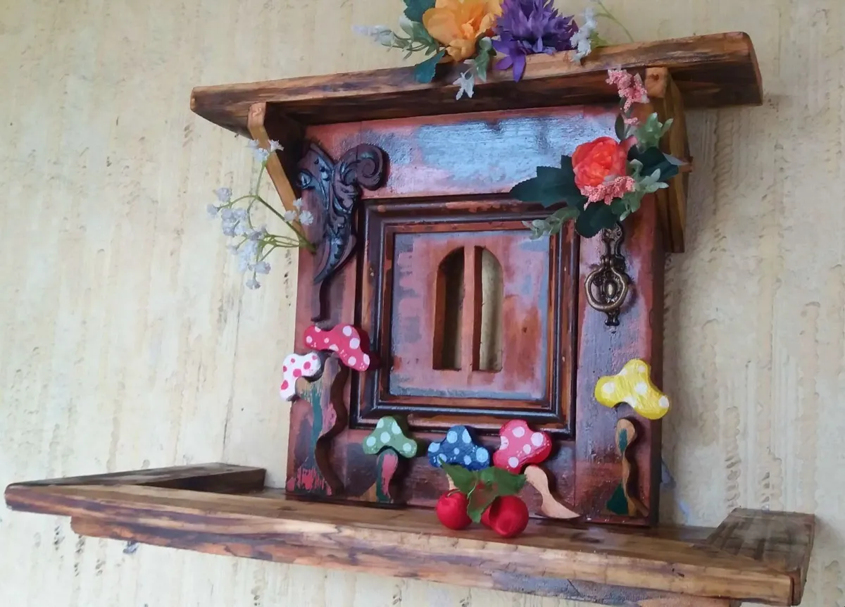Rustic Fairy door floating shelf / display - Image 3
