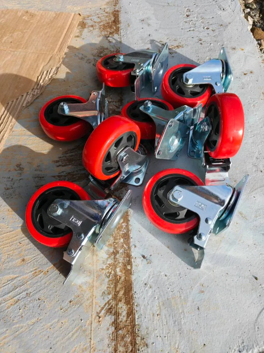 "4 castor wheels x8 pack - Image 1