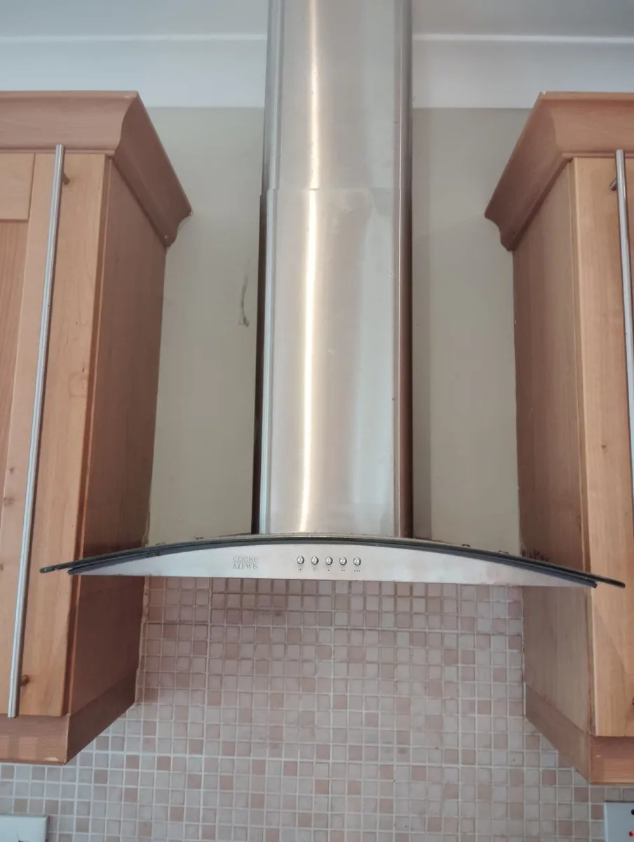 Complete fitted kitchen and appliances - Image 1