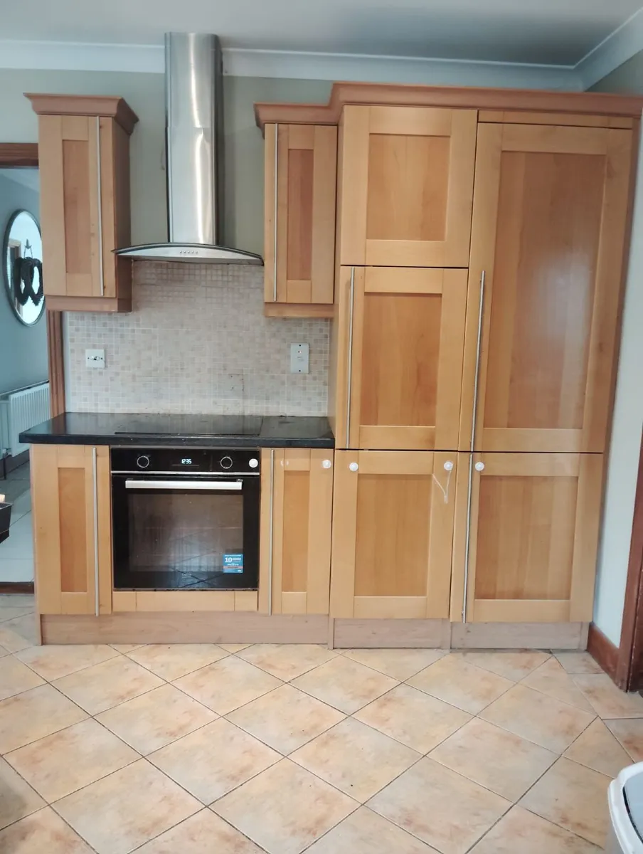Complete fitted kitchen and appliances - Image 3