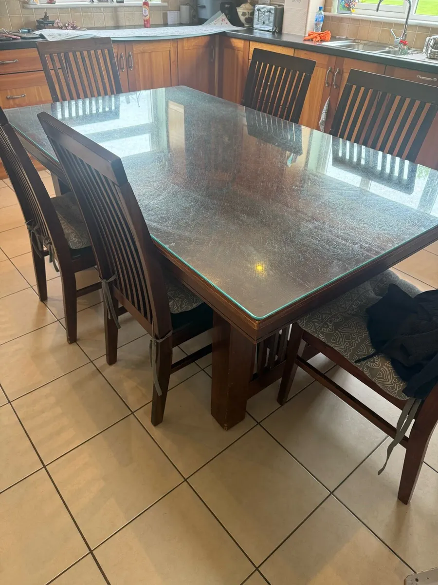 Kitchen Table and 6 Chairs - Image 3