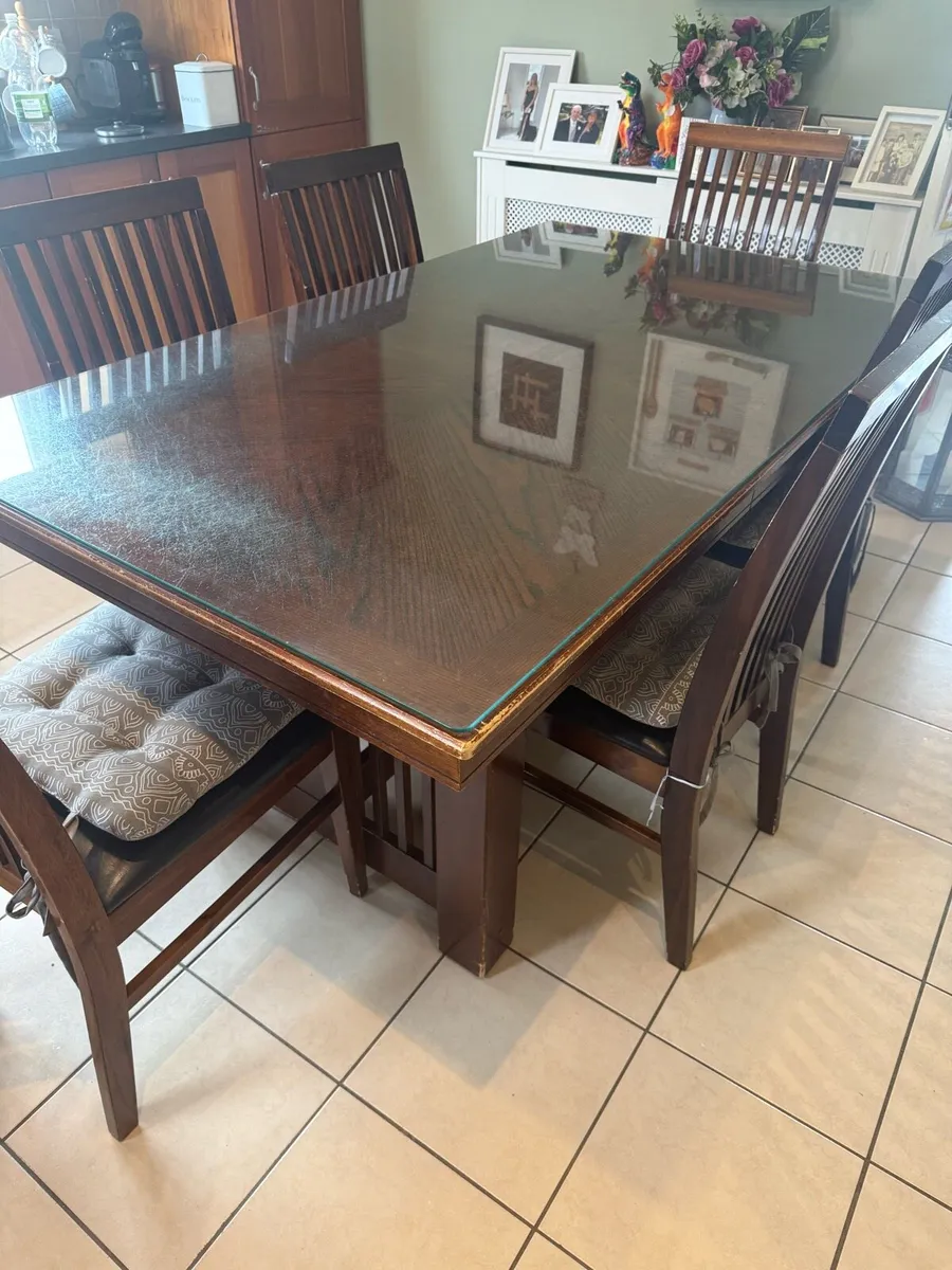 Kitchen Table and 6 Chairs - Image 4