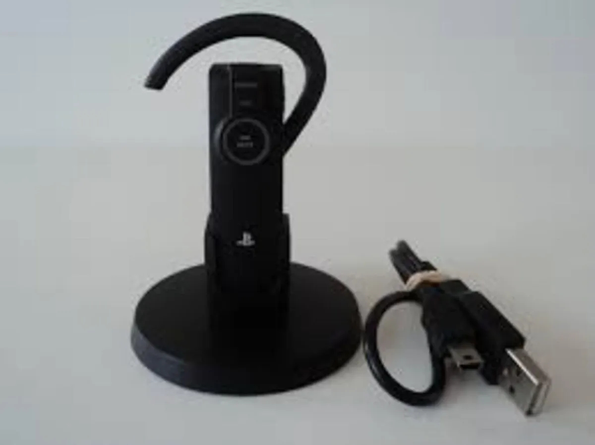 2 Sony PS3 Audio Earpieces + Hub + Mobile Phone - Image 1