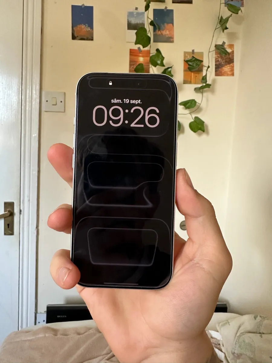iPhone 17 Pro Silver 256gb - Image 2
