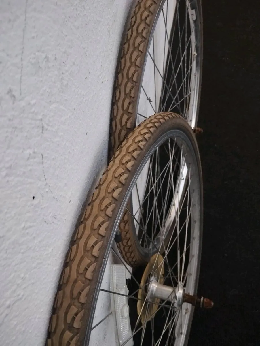 Set's of 28inch wheels and tyres - Image 4