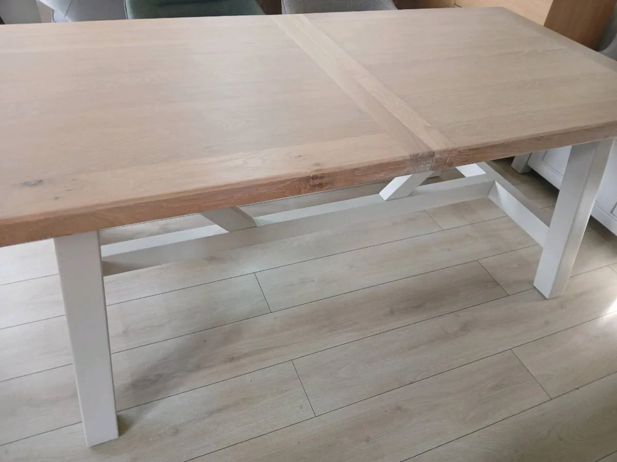 Kitchen / dining table - Image 4