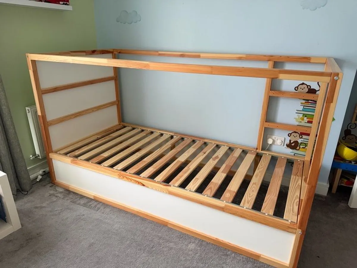2 Beds - Image 1