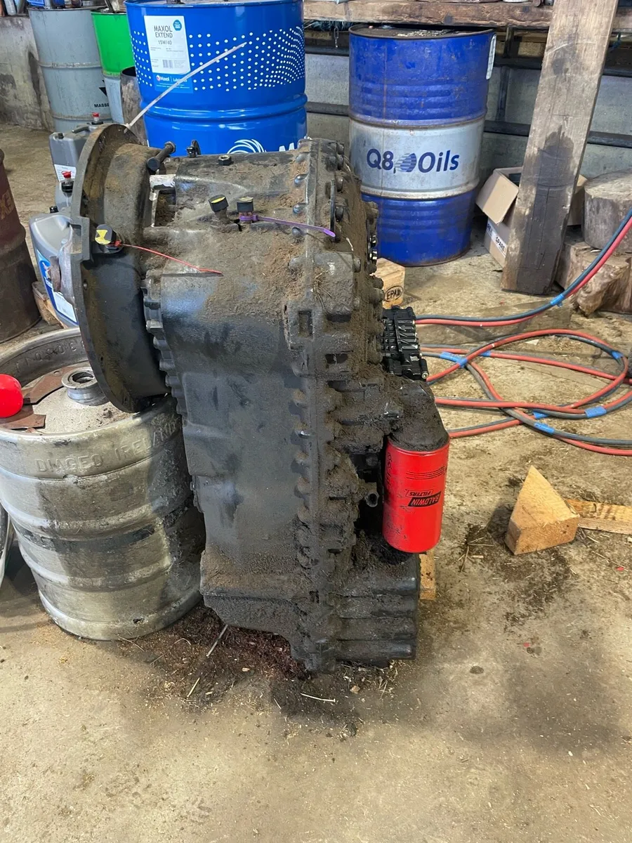 ZF Transmission 6WG for parts or reconditioning. - Image 3