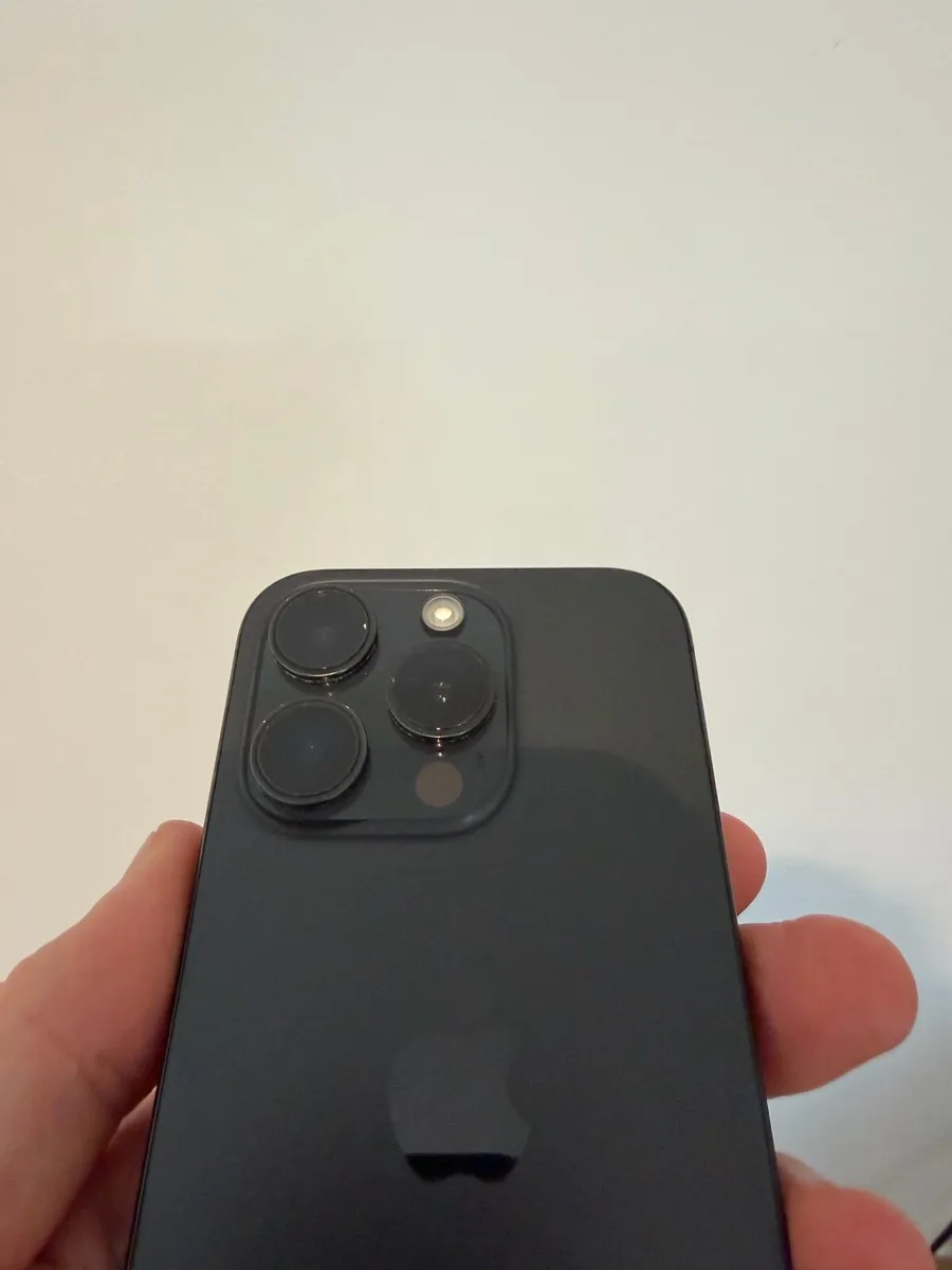 iPhone 15 pro - Image 4