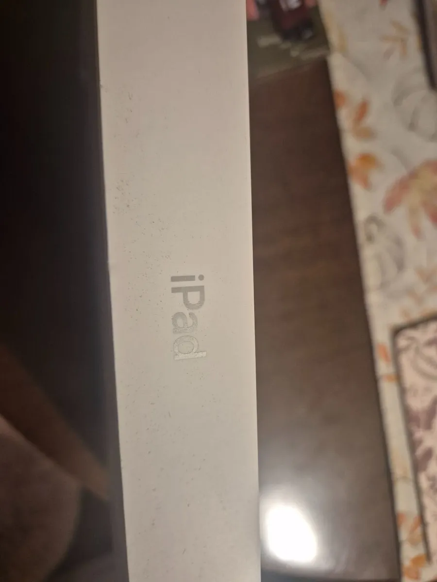 New ipad a16 unopened in box - Image 3