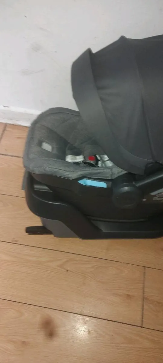Uppababy mesa car seat with isofix - Image 4