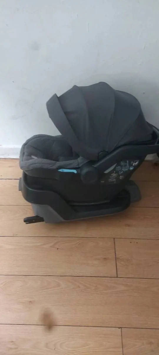 Uppababy mesa car seat with isofix - Image 2