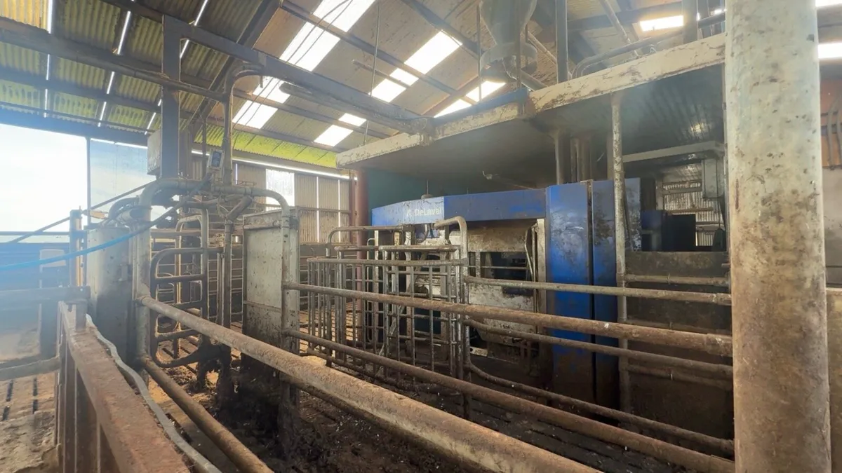 2 DeLaval VMS Classic Robots & Full Kit - Image 2